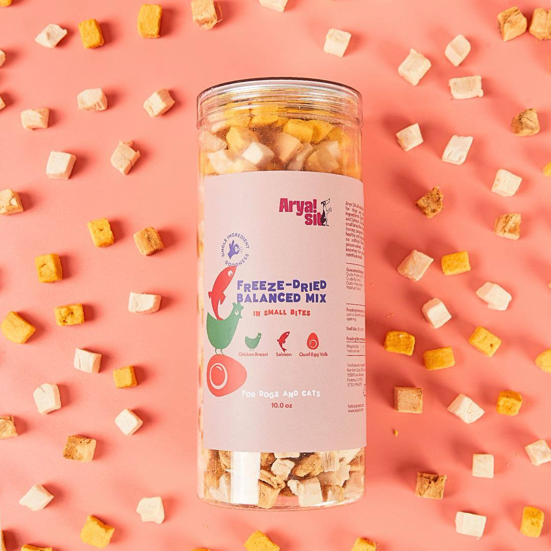 Arya Sit! Freeze-dried Balanced Mix in Small Bites(Chicken Breast, Salmon, Quail Egg Yolk) For Cats and Dogs